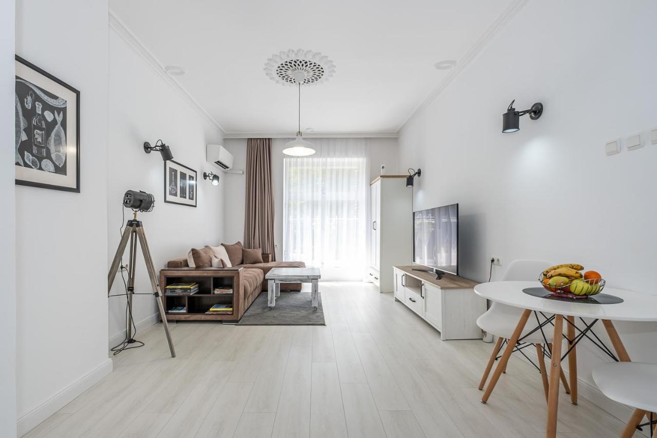 Jazz & Wine - Luxury Apartment By The Sea & Parking & Hbo & Netflix Варна Екстер'єр фото
