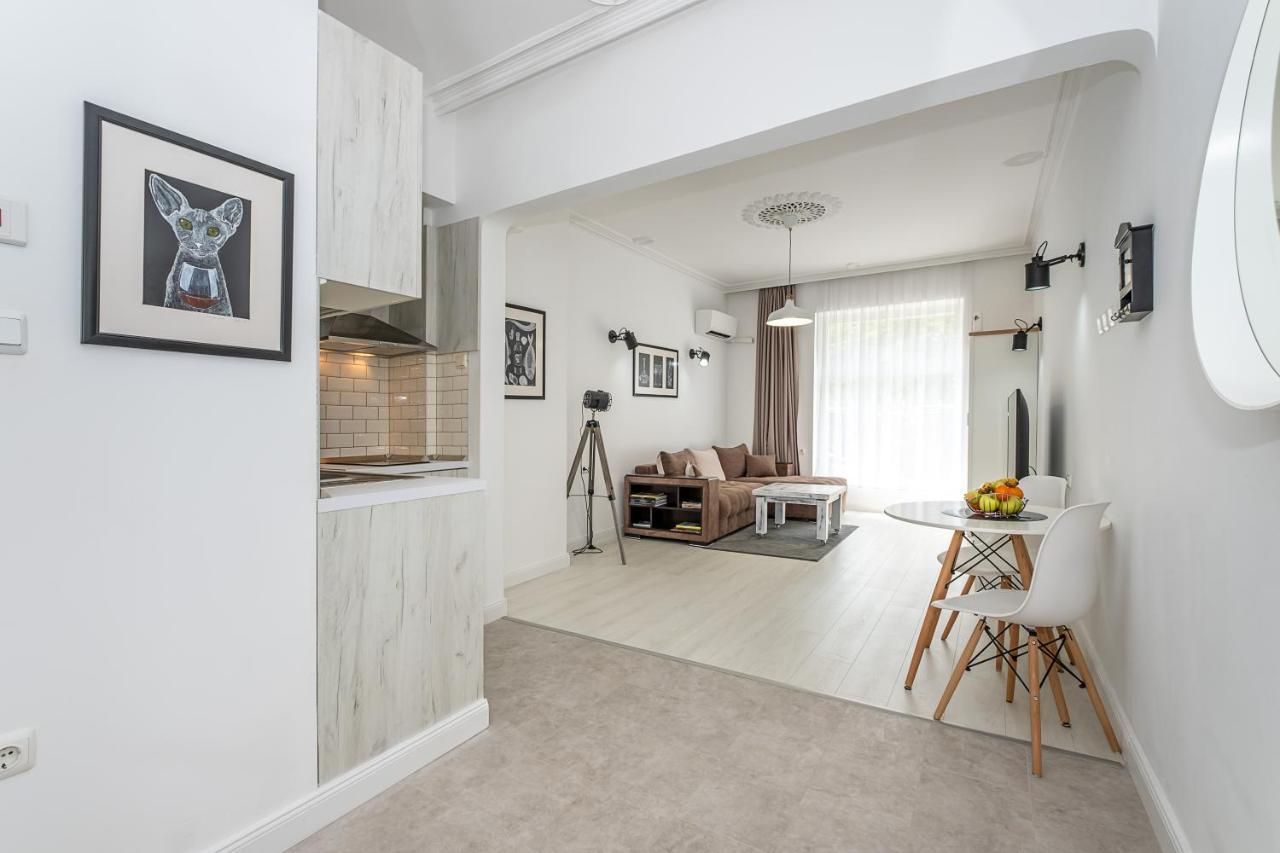 Jazz & Wine - Luxury Apartment By The Sea & Parking & Hbo & Netflix Варна Екстер'єр фото