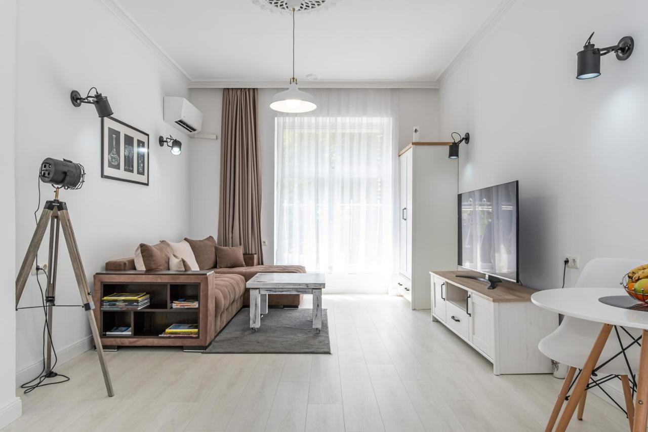 Jazz & Wine - Luxury Apartment By The Sea & Parking & Hbo & Netflix Варна Екстер'єр фото